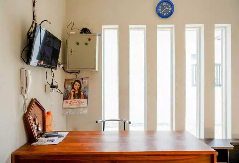 ペンション Reddoorz Plus Syariah Near Stasiun Tegal 2