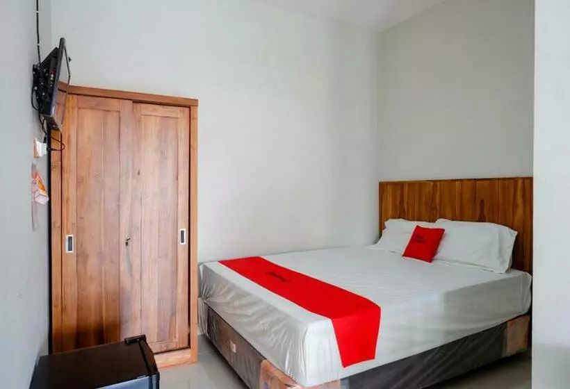 ペンション Reddoorz Plus Syariah Near Stasiun Tegal 2