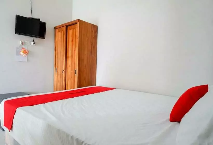 ペンション Reddoorz Plus Syariah Near Stasiun Tegal 2