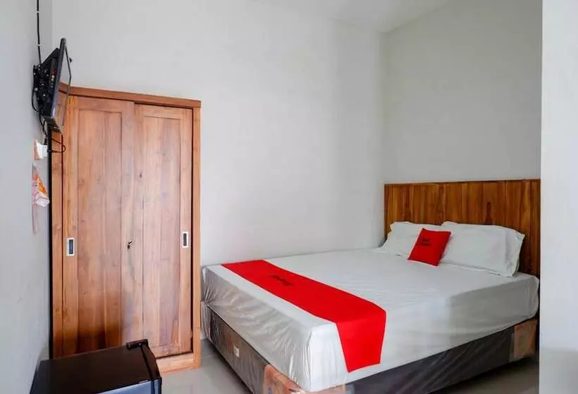 ペンション Reddoorz Plus Syariah Near Stasiun Tegal 2