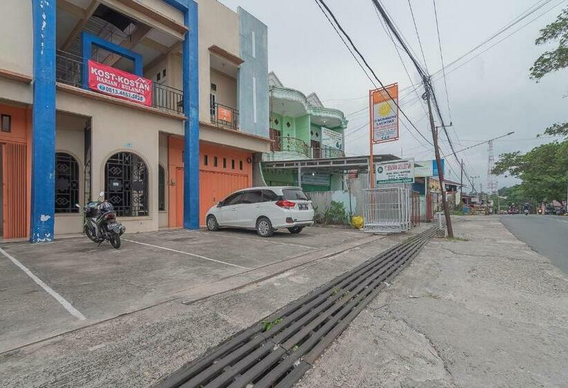 Pensjonat Reddoorz Syariah Near Terminal Batu Ampar 2