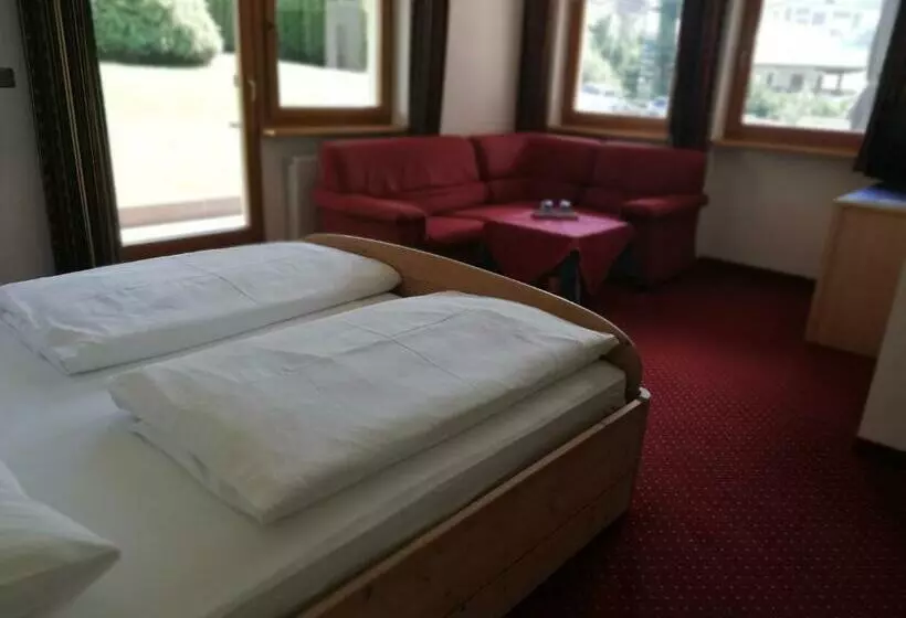 تختخواب و صبحانه Garni Hotel Belalp
