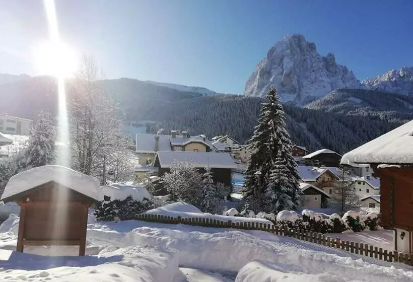 تختخواب و صبحانه Garni Hotel Belalp