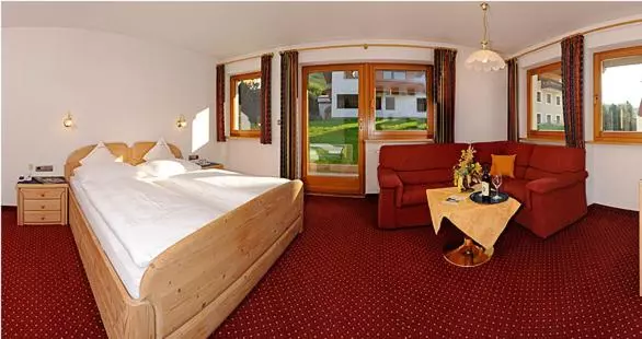 تختخواب و صبحانه Garni Hotel Belalp