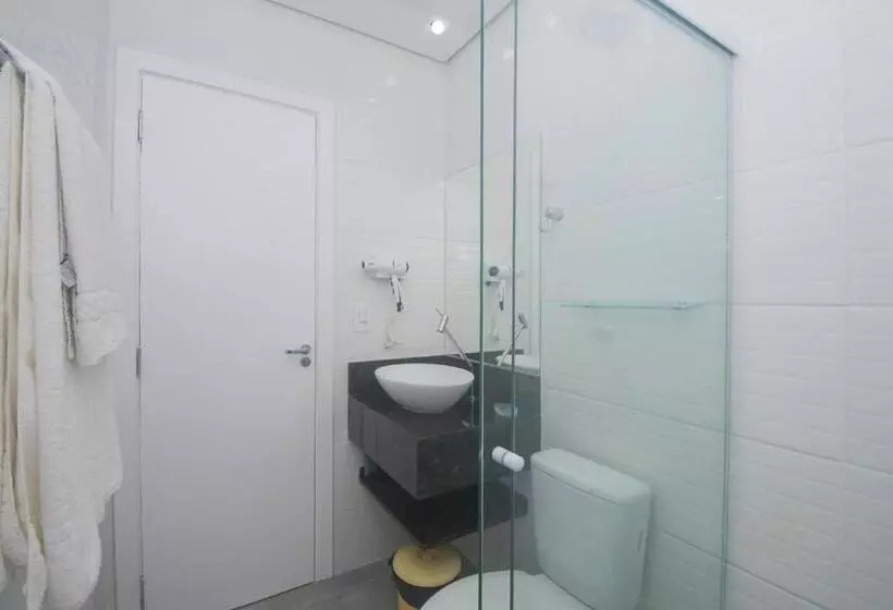 Flat Com Serviços Na Riviera