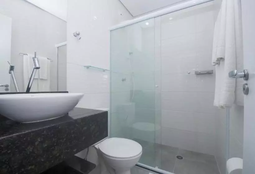 Flat Com Serviços Na Riviera