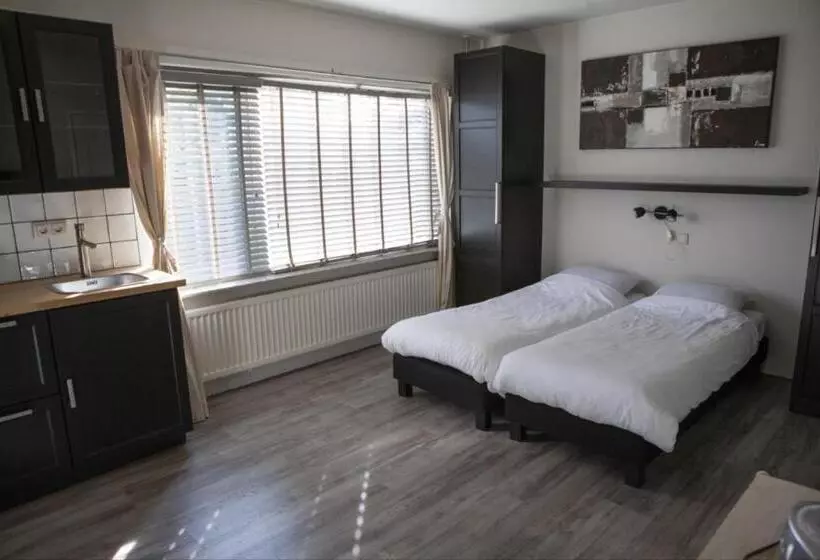 Hotelli Groeps Villa 24 Pers