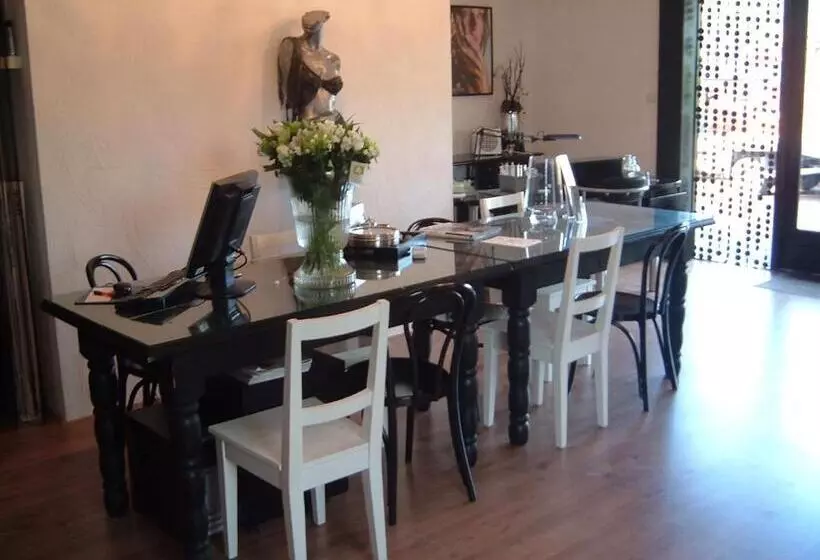 Hotelli Groeps Villa 24 Pers