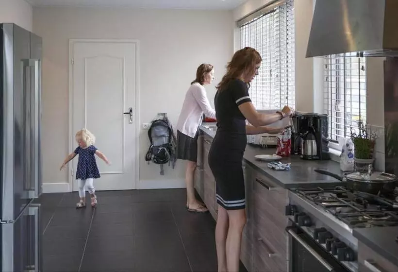 Hotelli Groeps Villa 24 Pers