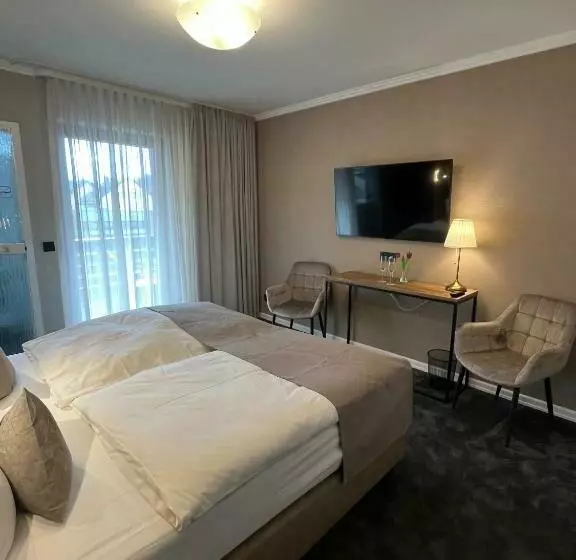 Hotelli Zum Fährturm