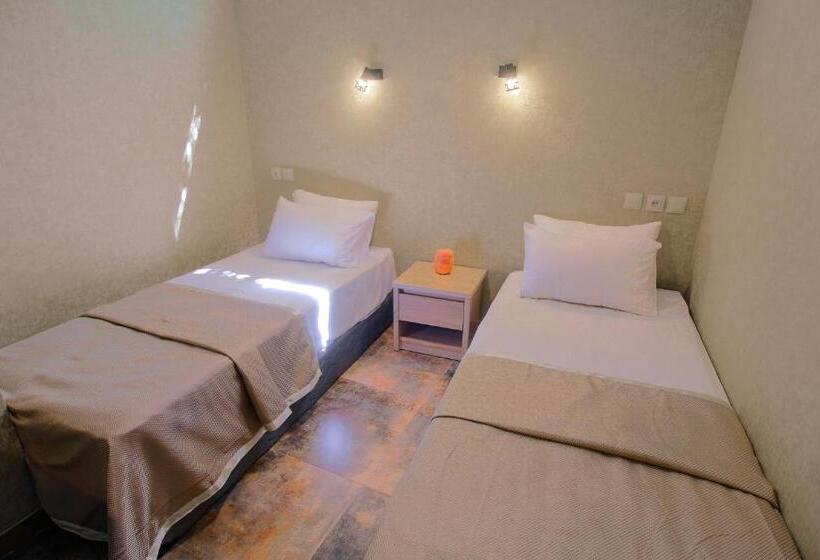 پانسیون Luca Lili