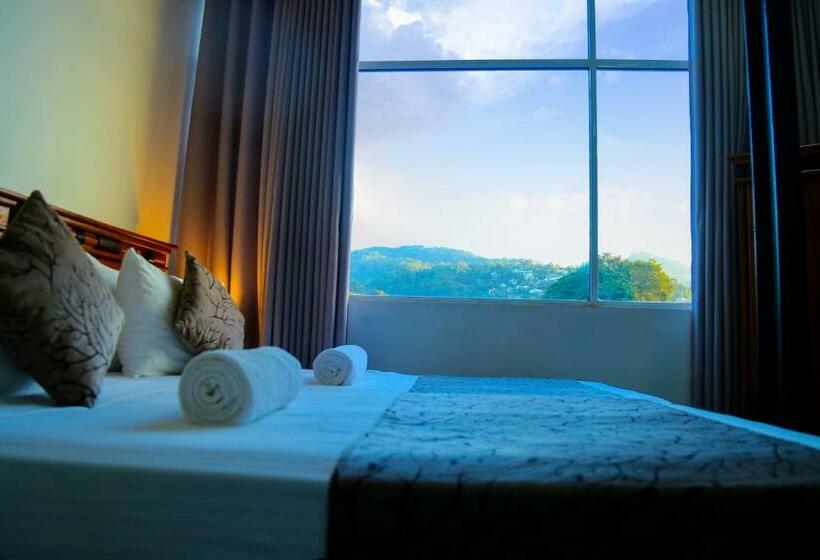 הוסטל Kandy Tower Inn