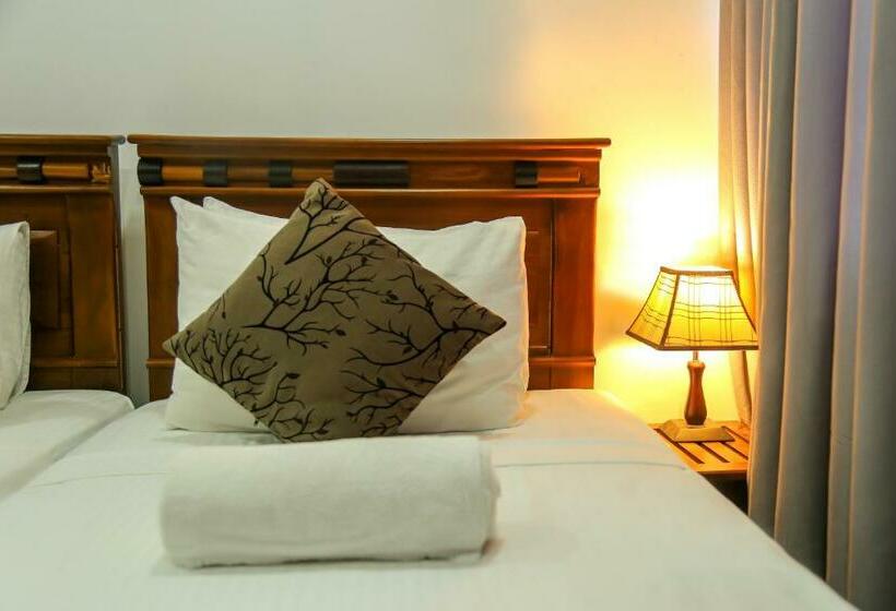 הוסטל Kandy Tower Inn