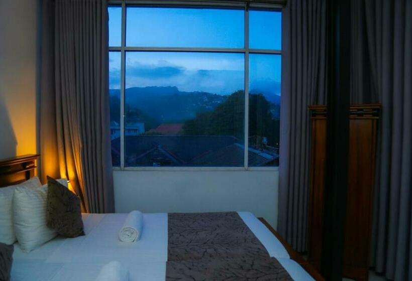 הוסטל Kandy Tower Inn