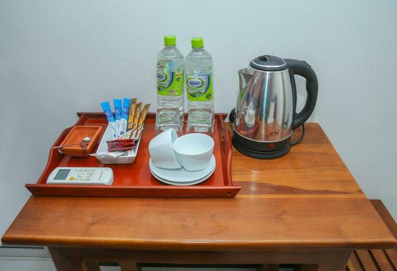 הוסטל Kandy Tower Inn