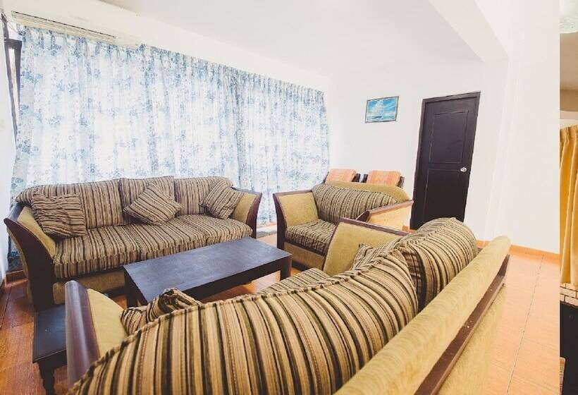 הוסטל Marina Bay Apartments