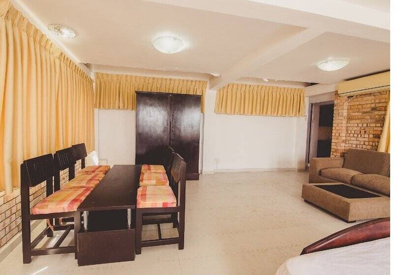 הוסטל Marina Bay Apartments