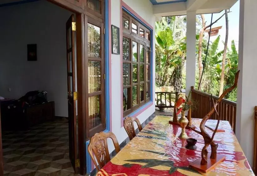 تختخواب و صبحانه Sun View Resort Kithalella