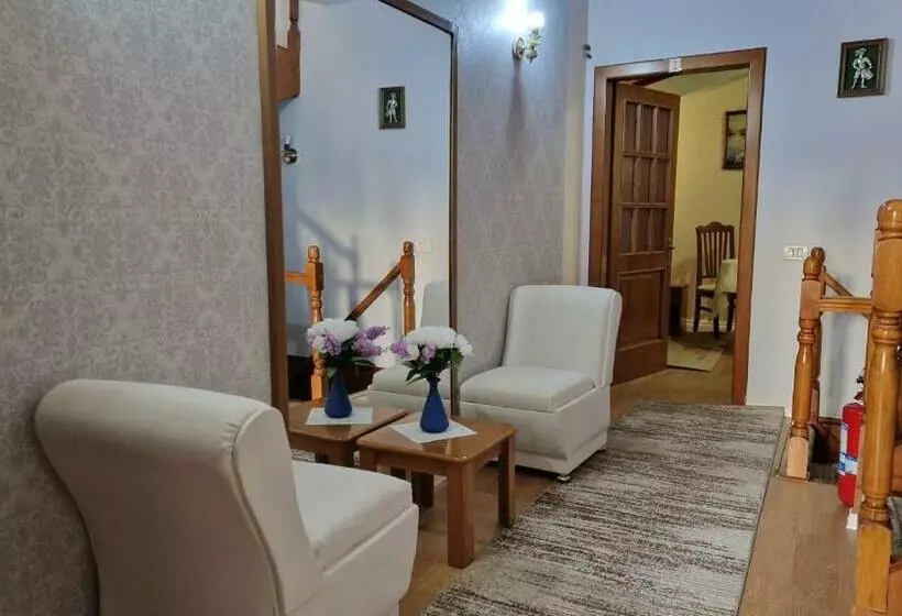 تختخواب و صبحانه Vila Korani