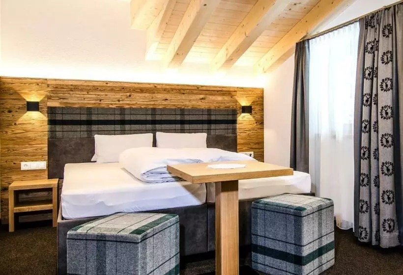 Hotel Garni Persutt