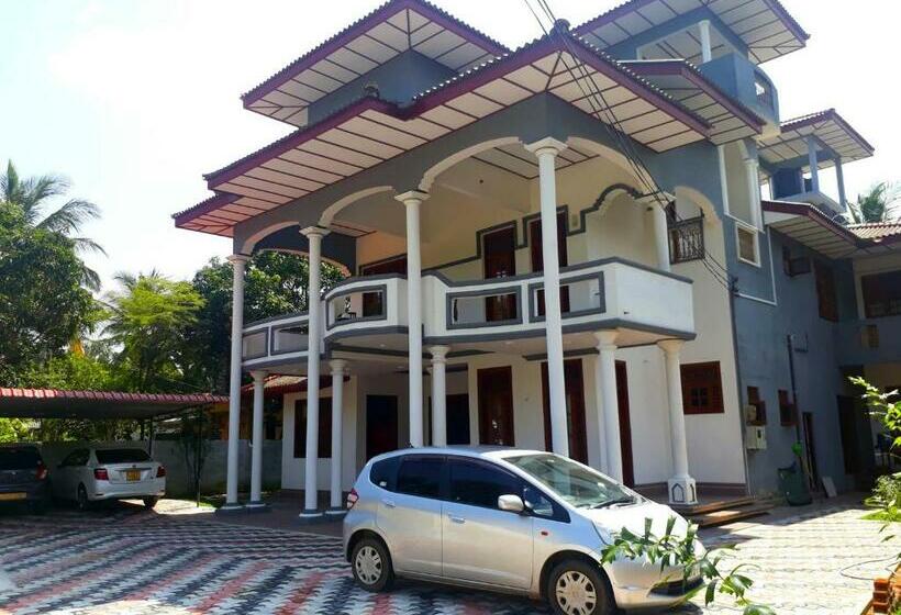 Panzió A And D Holiday Inn