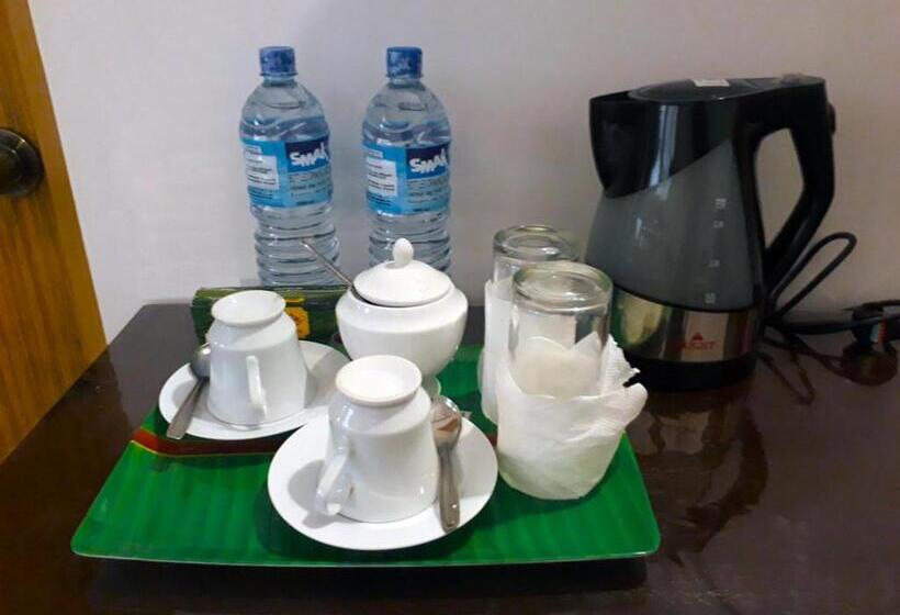 Panzió A And D Holiday Inn