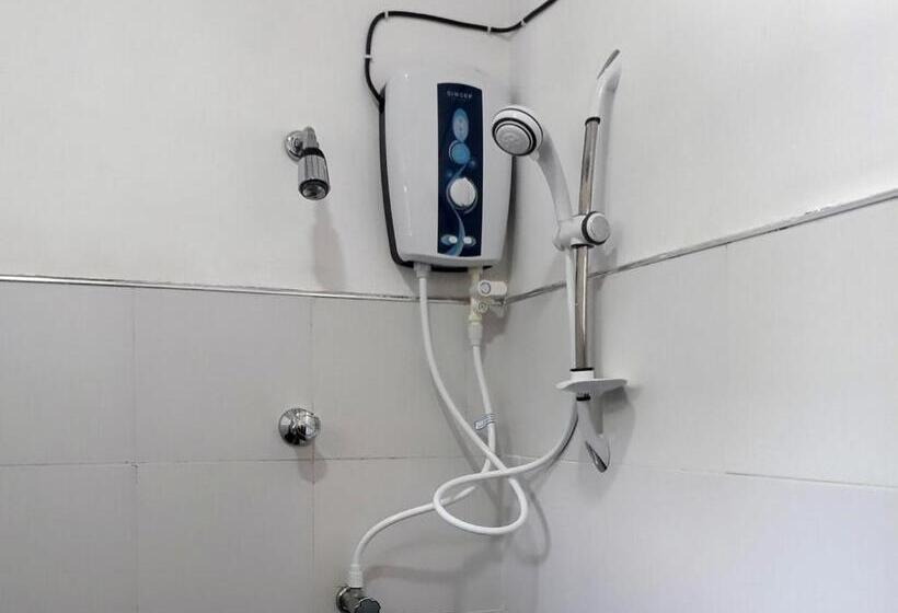 Panzió A And D Holiday Inn