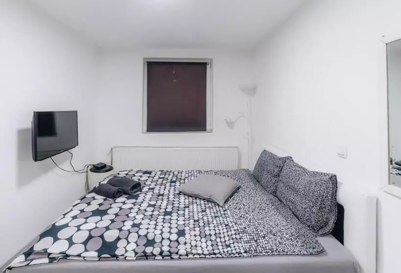 پانسیون Apartments Luka