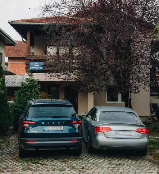 پانسیون Apartments Luka