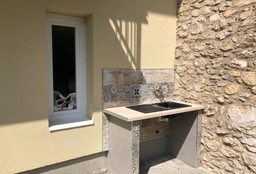 ペンション Juno Apartman Vendégház