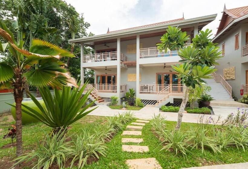 پانسیون Wandee Garden