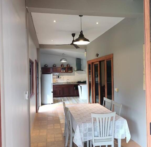 پانسیون Wandee Garden