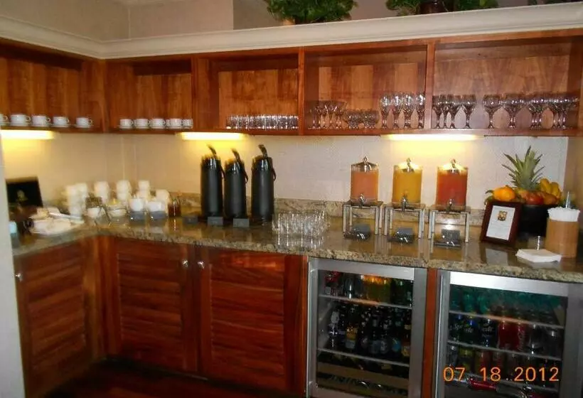 Lomakeskus Fairmont Orchid Gold Experience