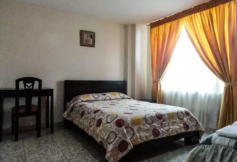 ユースホステル Hostal La Rosa Otavalo