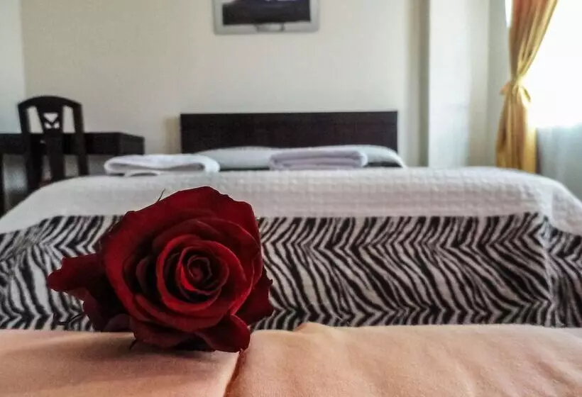 ユースホステル Hostal La Rosa Otavalo