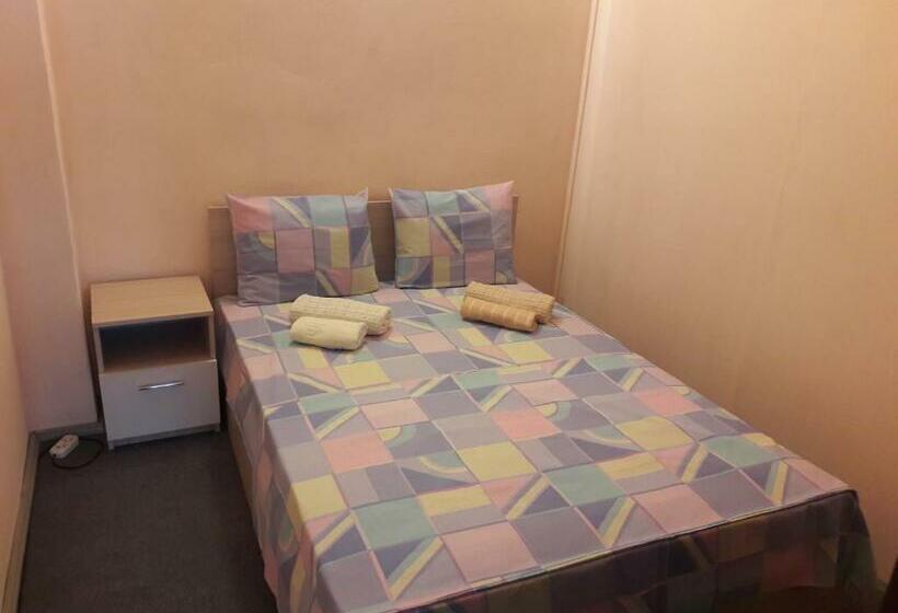 هاستل Sevan Em & Yu