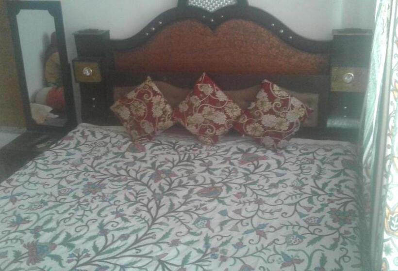 Pensão Alamdar Guest House