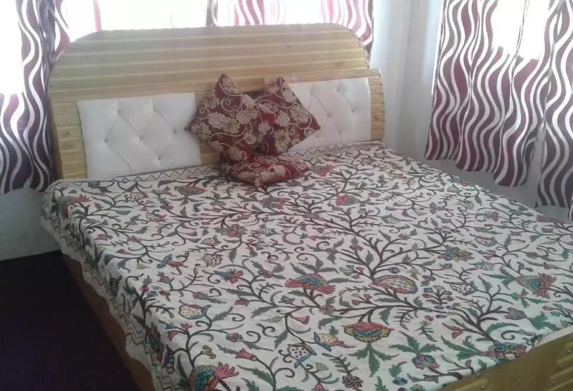 Majatalo Alamdar Guest House