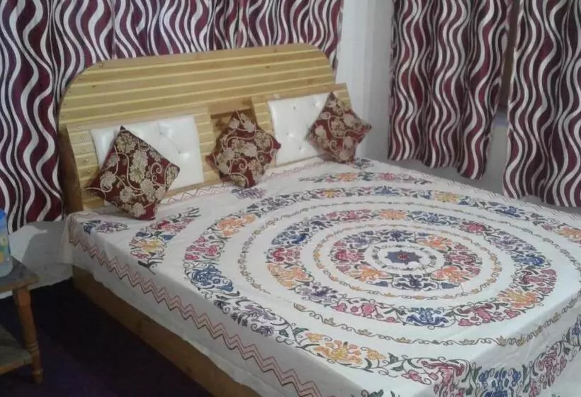 Majatalo Alamdar Guest House