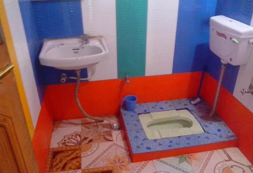 Majatalo Alamdar Guest House