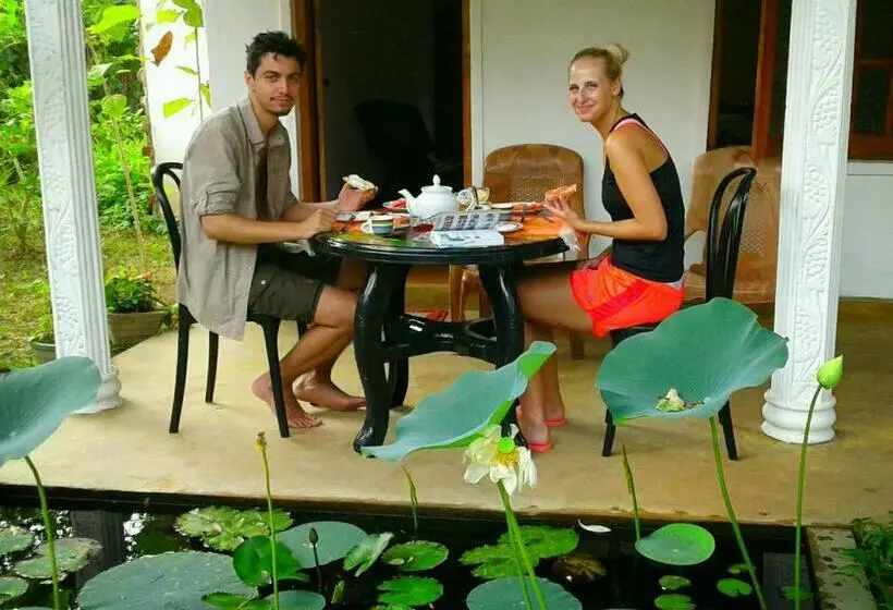 Majatalo River Retreat Sigiriya