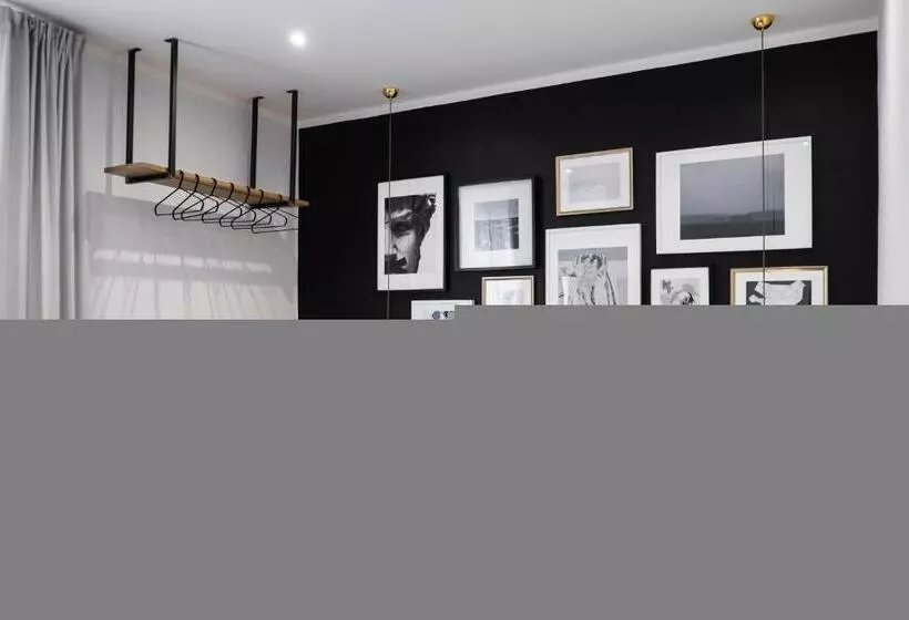 پانسیون The Gallery 42 Guest House