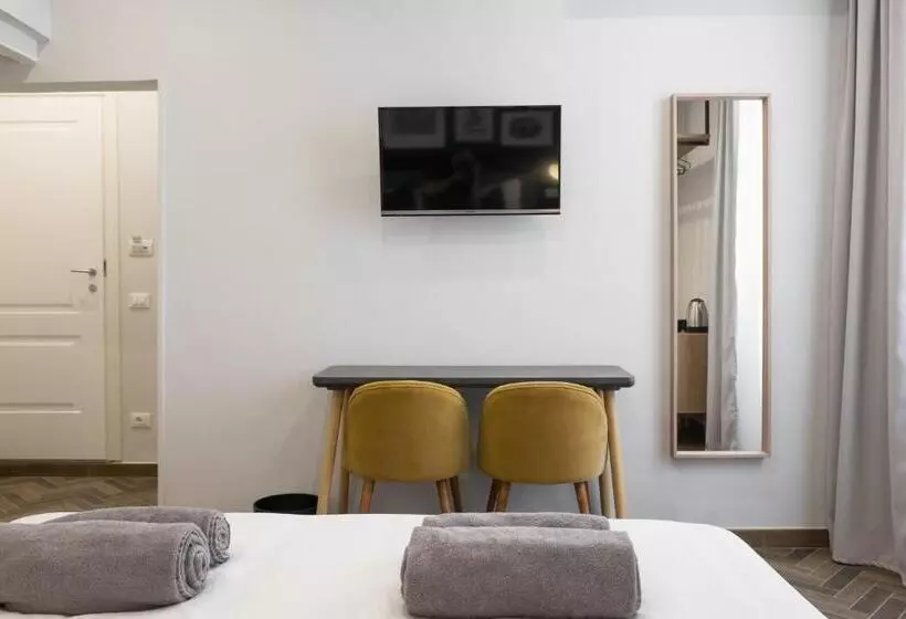 پانسیون The Gallery 42 Guest House