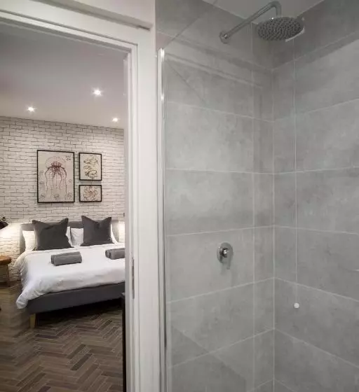 پانسیون The Gallery 42 Guest House