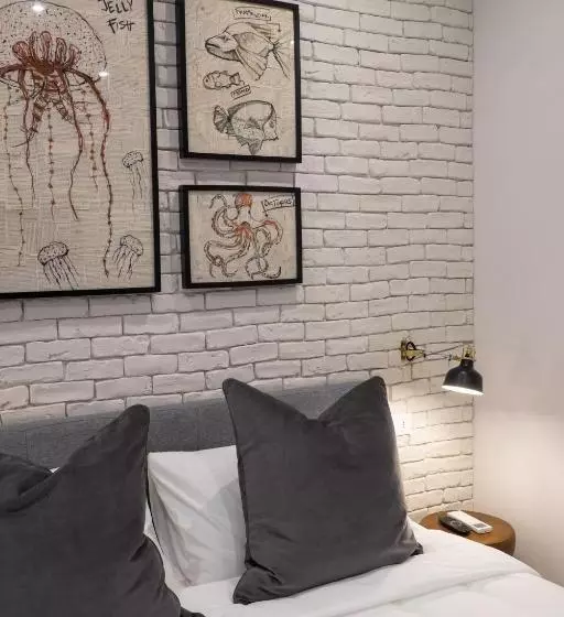 پانسیون The Gallery 42 Guest House