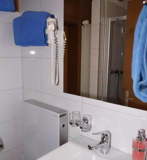 ユースホステル Gasthaus Zum Sternen