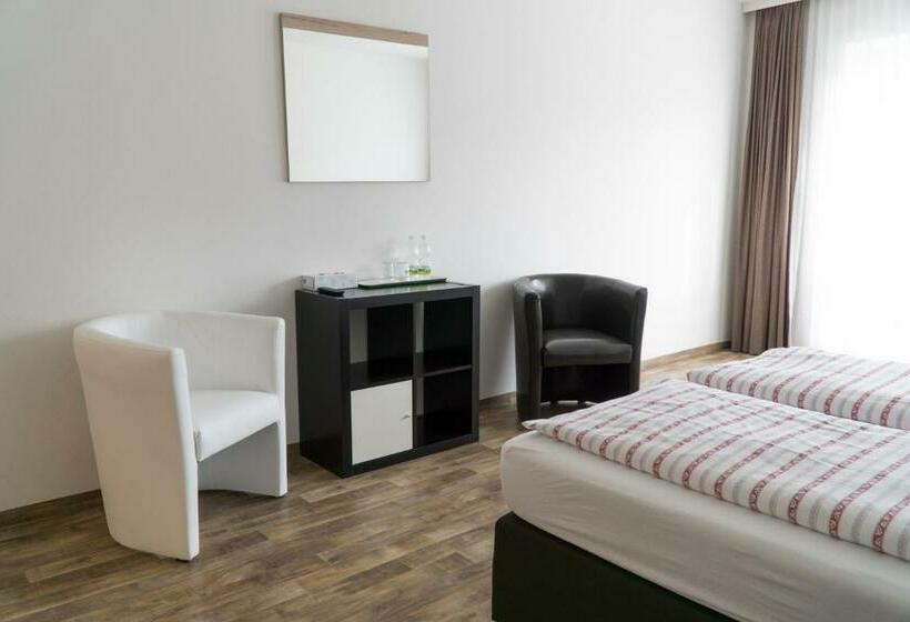 ユースホステル Gasthof Zur Post