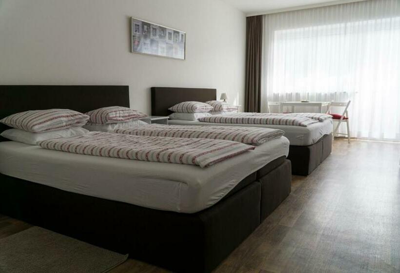 ユースホステル Gasthof Zur Post