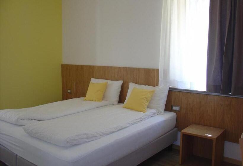 ホテル Agriturismo Girasole