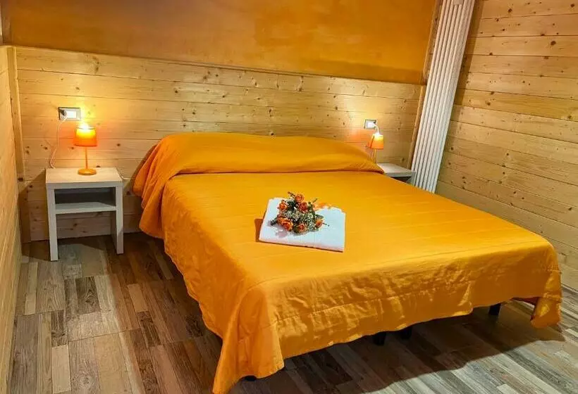 Hotelli Agriturismo Le Essenze Terrazza Sulla Romagna